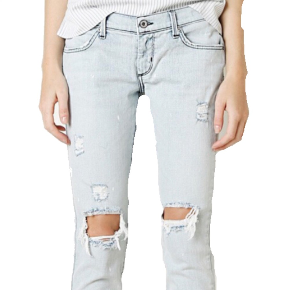 James Jeans Distressed boyfriend jeans size 29